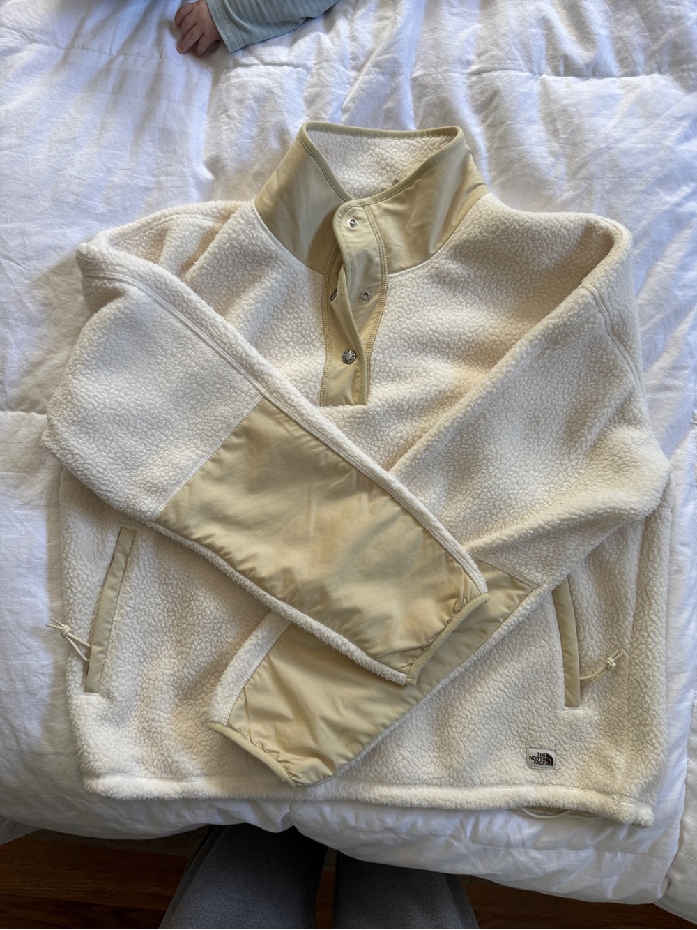 The North Face Cream White Sherpa Fleece 1/2 Snap - Picture 3 of 9